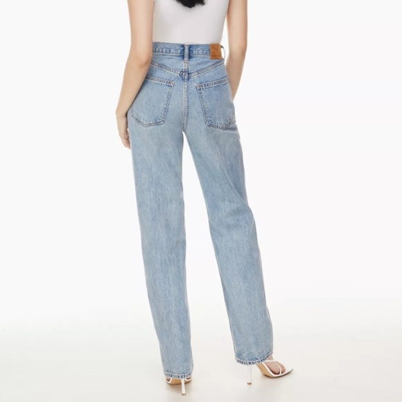 Aritzia jeans, Denim Forum
The Joni High Rise Loose - Picture 2 of 8